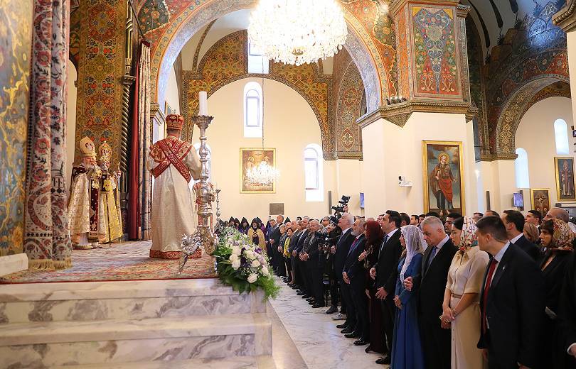 Eçmiadzin Katedrali 12 yıl süren tadilatın ardından ibadete açıldı